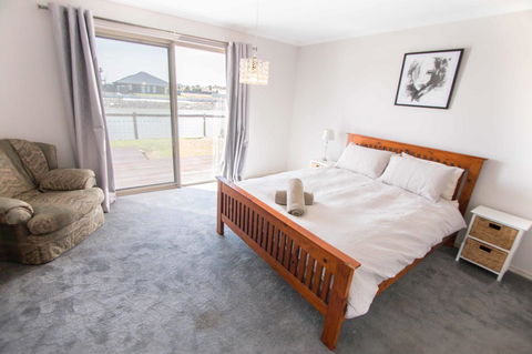 Waterfront On Jefferson, At Wellington Marina, SA - Accommodation Yamba 9