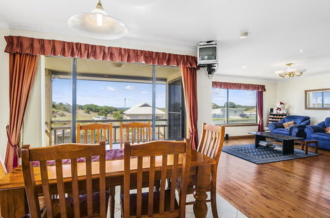 Rocks Retreat House With Sea Views - Accommodation Yamba 14