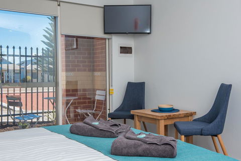 Jurien Bay Motel Apartments - Accommodation Yamba 8