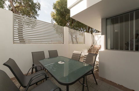 Yaran Suites - Accommodation Yamba 21
