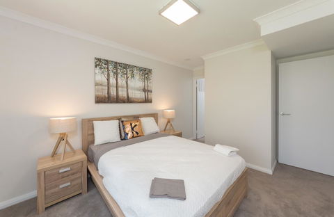 Yaran Suites - Accommodation Yamba 11