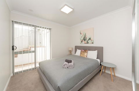 Yaran Suites - Accommodation Yamba 24