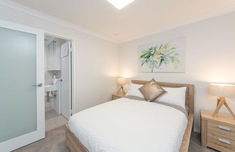 Yaran Suites - Accommodation Yamba 17