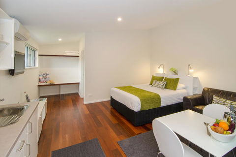 Margaret River Beach Studios - Accommodation Yamba 5