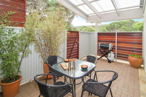 Margaret River Beach Studios - Accommodation Yamba 4