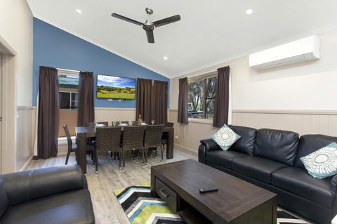 Armidale Tourist Park - Accommodation Yamba 0