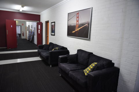 The Emperors Crown Hostel - Accommodation Yamba 9