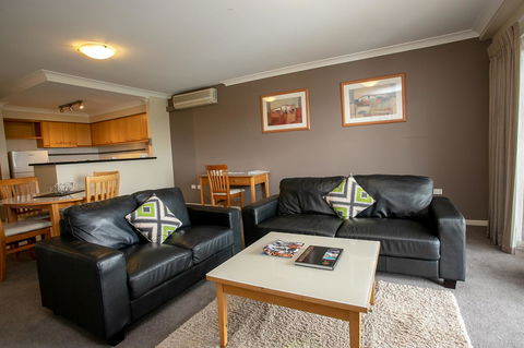 Perth Short Stays - Accommodation Yamba 12