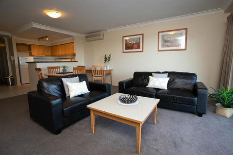 Perth Short Stays - Accommodation Yamba 6