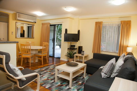 Perth Short Stays - Accommodation Yamba 10