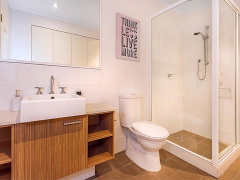 Home Apartment - Perth City Centre - Free WiFi - Accommodation Yamba 3