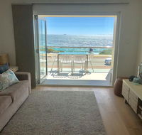 Cottesloe Beachfront Ocean View Apartment - Accommodation Yamba