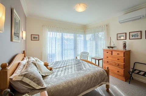 Glenelg On King Bed & Breakfast - Accommodation Yamba 1