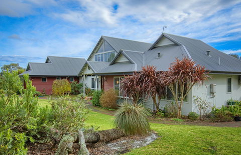 Glenelg On King Bed & Breakfast - Accommodation Yamba 0