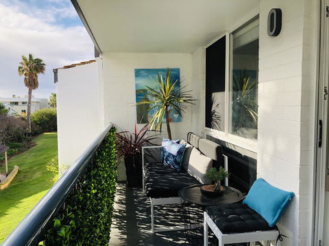 West Beach Lagoon 220 Stylish And Cozy - Accommodation Yamba 7