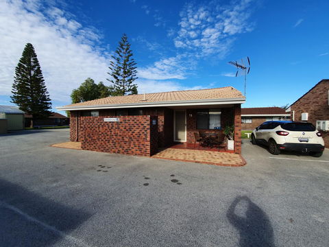 Ocean Beach Chalet 18 - Accommodation Yamba 5