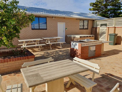 Ocean Beach Chalet 18 - Accommodation Yamba 11