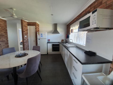 Ocean Beach Chalet 18 - Accommodation Yamba 2