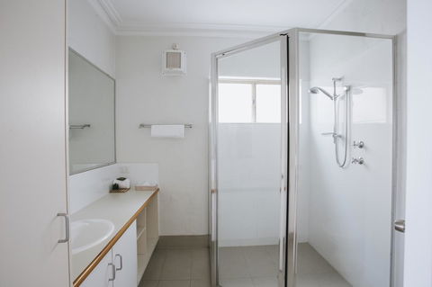 Canal Rocks Beachfront Apartments - Accommodation Yamba 34