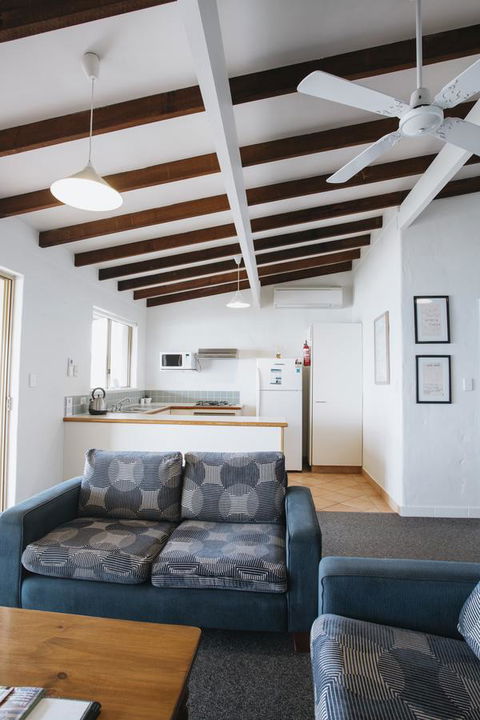 Canal Rocks Beachfront Apartments - Accommodation Yamba 4