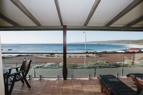 Canal Rocks Beachfront Apartments - Accommodation Yamba 0