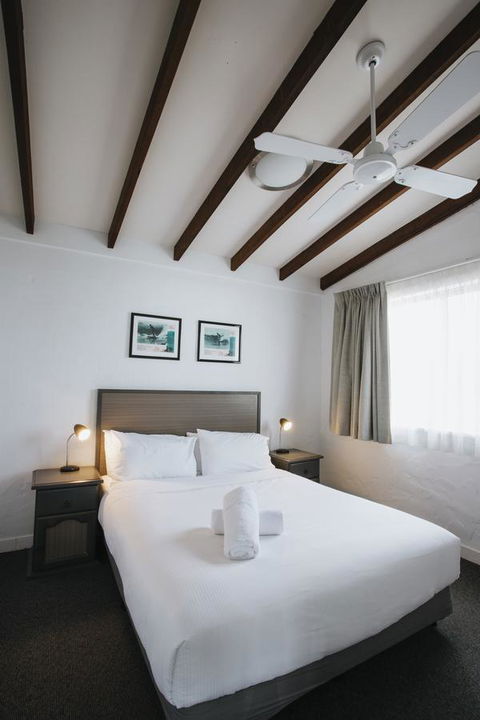 Canal Rocks Beachfront Apartments - Accommodation Yamba 19