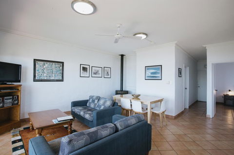 Canal Rocks Beachfront Apartments - Accommodation Yamba 9
