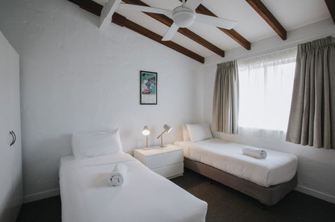 Canal Rocks Beachfront Apartments - Accommodation Yamba 17
