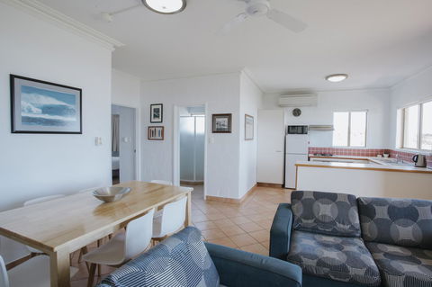 Canal Rocks Beachfront Apartments - Accommodation Yamba 5