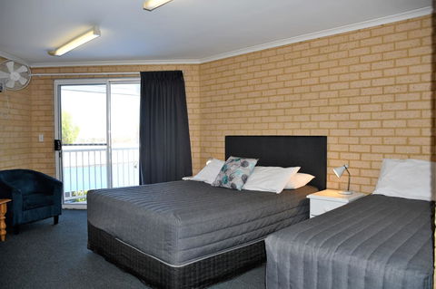 Kalbarri Seafront Villas - Accommodation Yamba 11