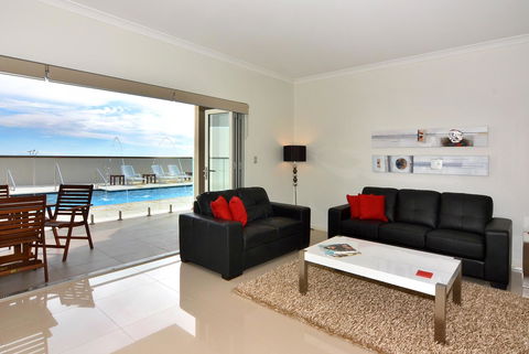 Bunbury Seaview Apartments - Accommodation Yamba 1