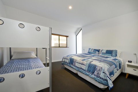Margaret River Bungalow-1-street - Pet Friendly - Accommodation Yamba 4