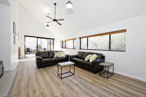 Margaret River Bungalow-1-street - Pet Friendly - Accommodation Yamba 11