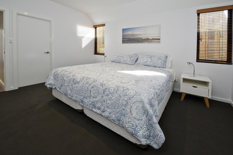 Margaret River Bungalow-1-street - Pet Friendly - Accommodation Yamba 3