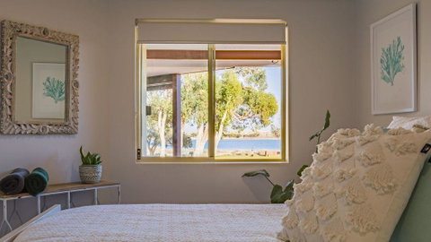 Starboard Views Kalbarri - River Front Apartment - Accommodation Yamba 5