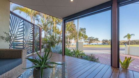 Starboard Views Kalbarri - River Front Apartment - Accommodation Yamba 1