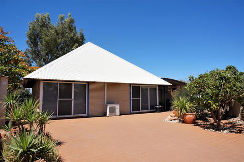 Osprey Holiday Village Unit 110 - Accommodation Yamba 0