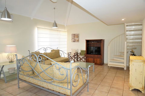 Osprey Holiday Village Unit 110 - Accommodation Yamba 4