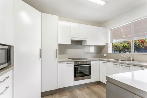 Laman Lodge, Unit 2, 15 Laman Street - Accommodation Yamba 7