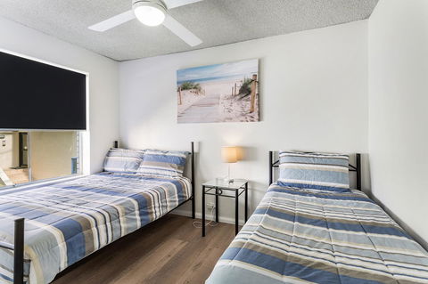 Laman Lodge, Unit 2, 15 Laman Street - Accommodation Yamba 10