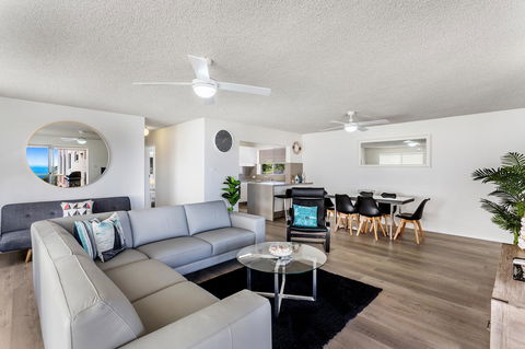 Laman Lodge, Unit 2, 15 Laman Street - Accommodation Yamba 3