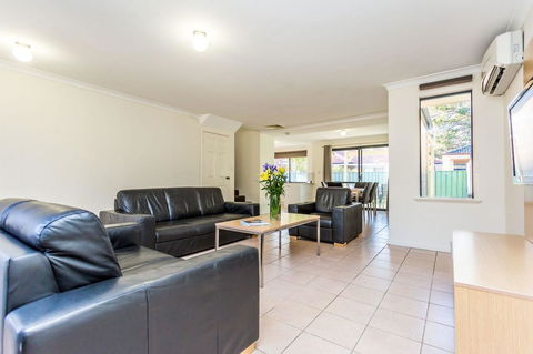 Country Comfort Perth - Accommodation Yamba 22
