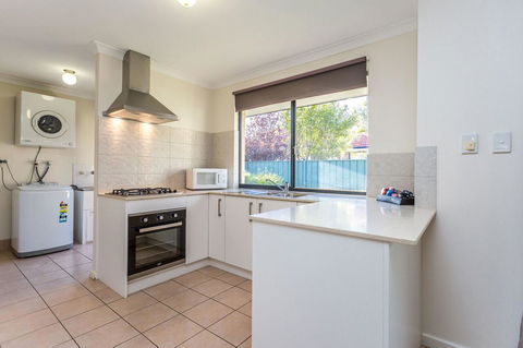 Country Comfort Perth - Accommodation Yamba 14