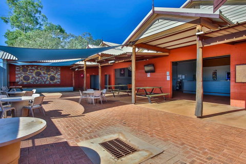 Kimberley Hotel - Accommodation Yamba 9