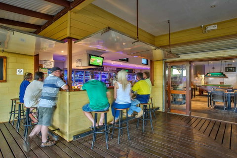 Kimberley Hotel - Accommodation Yamba 11
