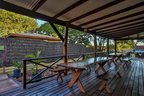Kimberley Hotel - Accommodation Yamba 17