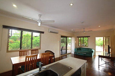 Kimberley Hotel - Accommodation Yamba 4