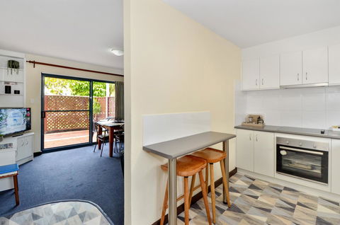 Dolphin Lodge Albany - Self Contained Apartments At Middleton Beach - Accommodation Yamba 8