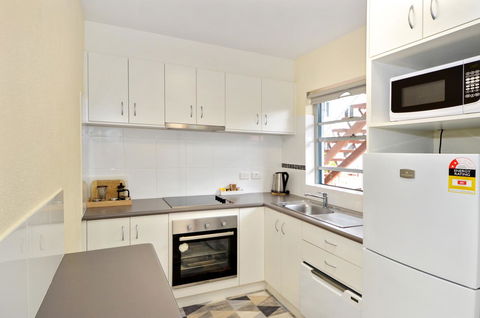 Dolphin Lodge Albany - Self Contained Apartments At Middleton Beach - Accommodation Yamba 12