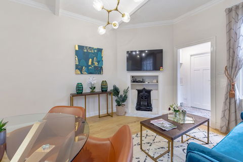 Heritage Townhouse Near Harbour Bridge - Accommodation Yamba 17